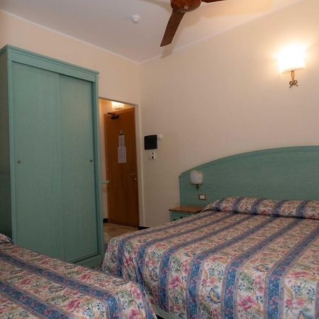 Hotel Magnolia Альбенга Экстерьер фото