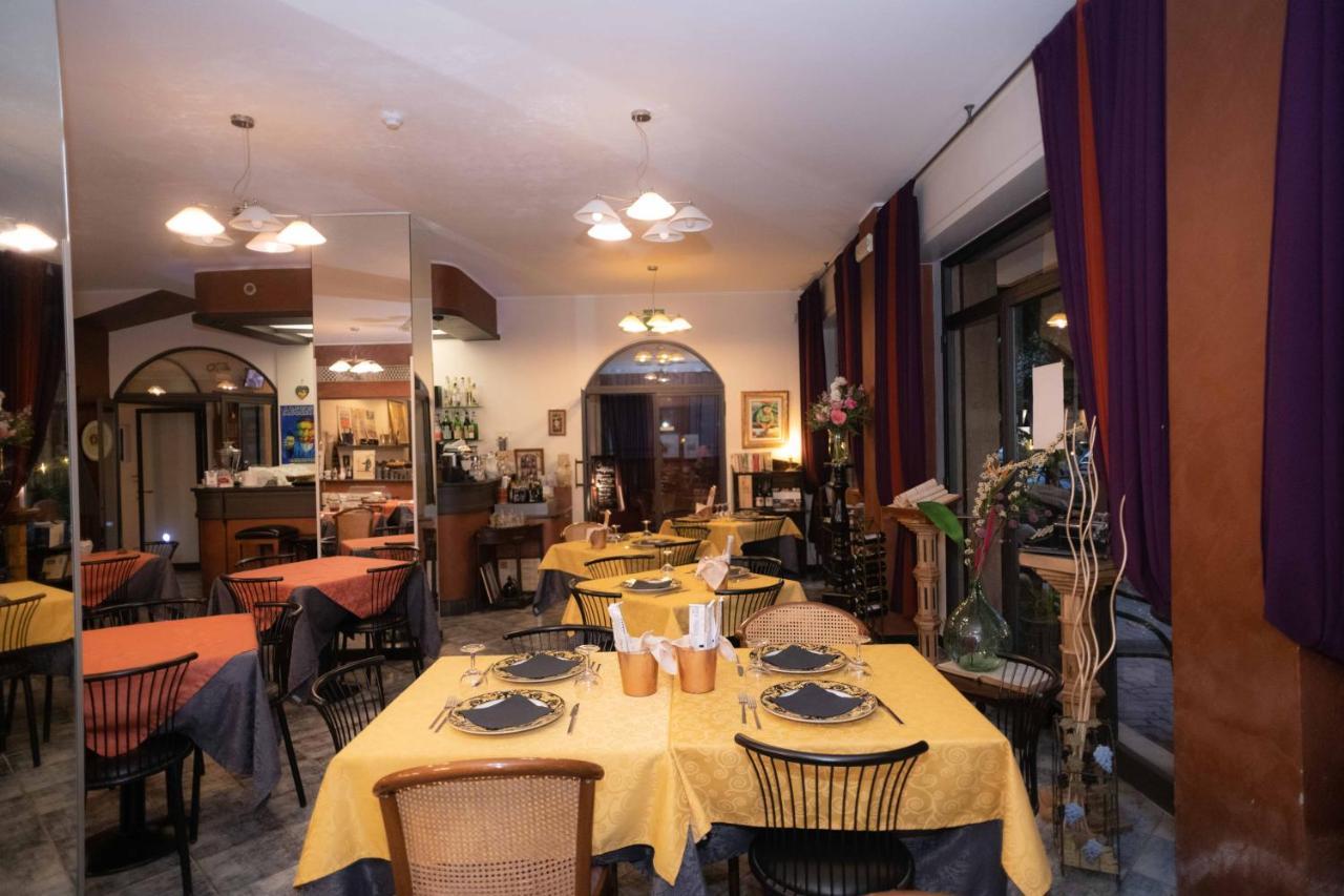 Hotel Magnolia Альбенга Экстерьер фото
