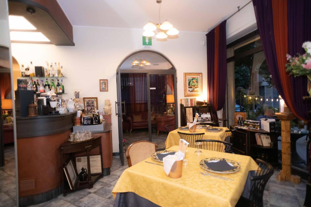 Hotel Magnolia Альбенга Экстерьер фото