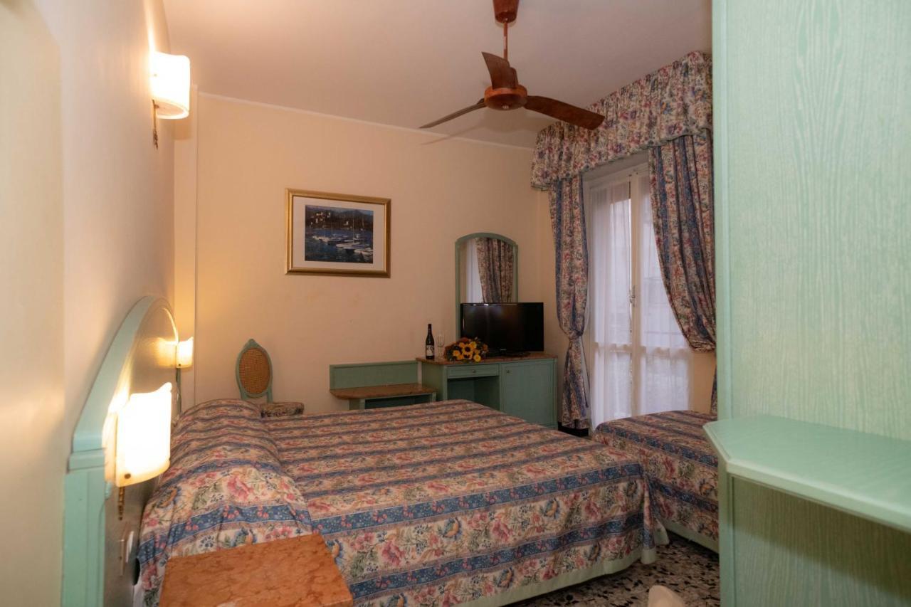 Hotel Magnolia Альбенга Экстерьер фото