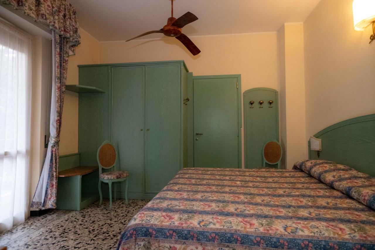 Hotel Magnolia Альбенга Экстерьер фото