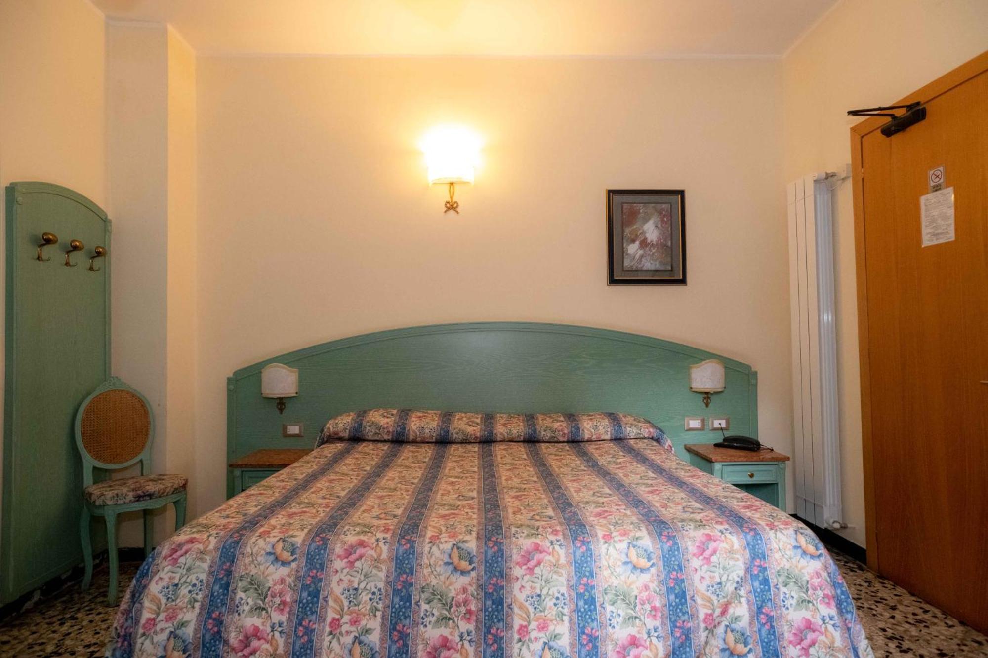Hotel Magnolia Альбенга Экстерьер фото