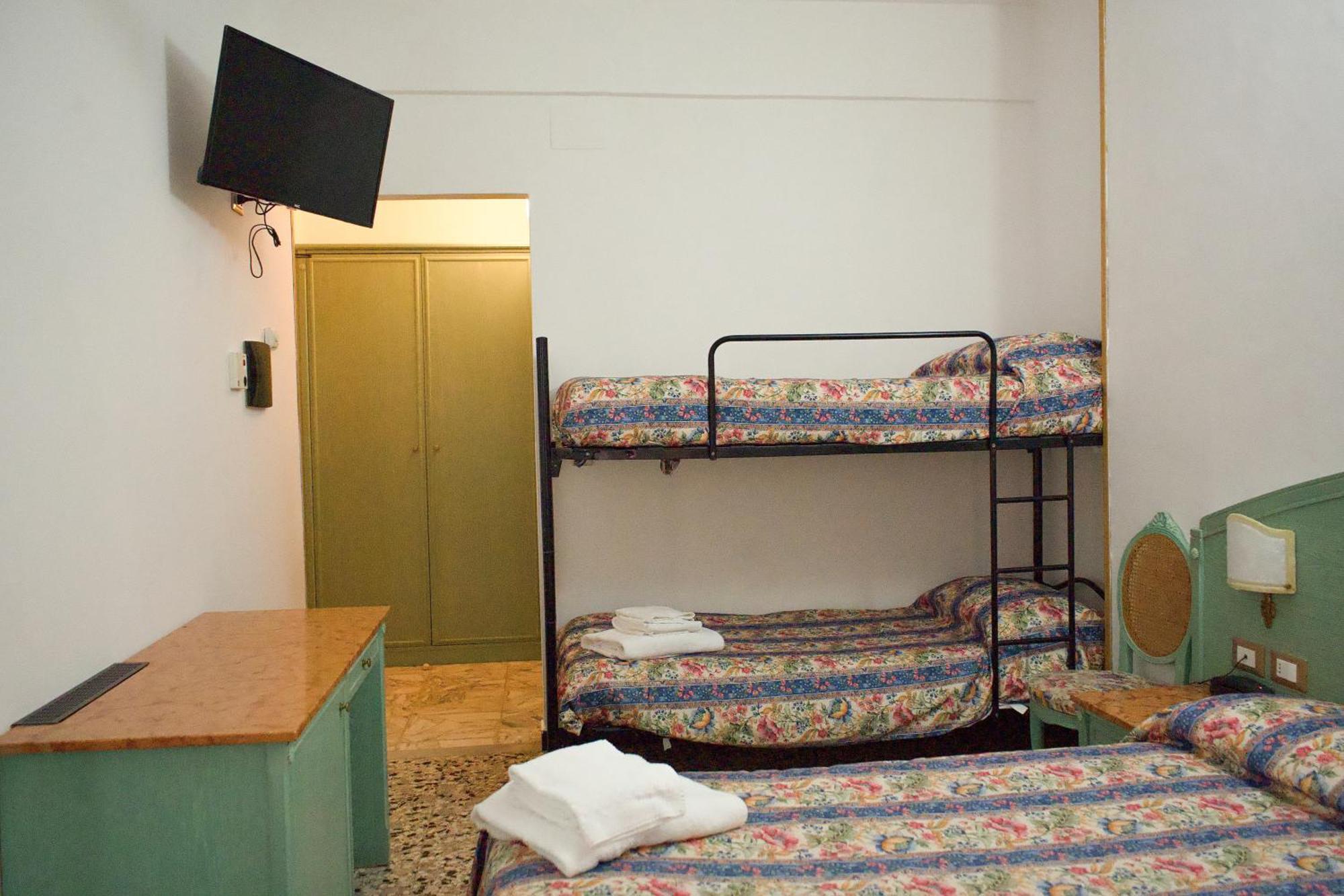 Hotel Magnolia Альбенга Экстерьер фото